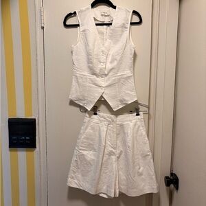 Commonsense White linen and cotton vest and shorts set